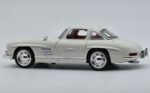 1954 Mercedes-Benz 300SL 1:24  diecast scale model car collectible - Image 3