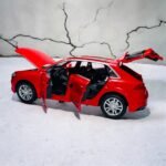 Audi Q8 1:24 diecast scale model car collectible | Assorted Colors - Image 11