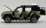 Land Rover Defender 110 1:24 diecast Scale Model car | Assorted Colors - Image 7