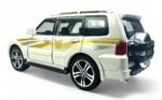 Mitsubishi Pajero 1:24 diecast scale model car collectible - Image 4