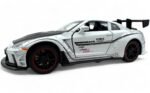 Nissan GTR 1:24 diecast scale model car collectible - Image 6