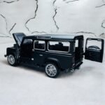 Classic Land Rover Defender 110 1:24 diecast scale model car collectible | Assorted Colors - Image 11