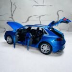 Audi Q8 1:24 diecast scale model car collectible | Assorted Colors - Image 8