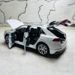 Audi Q8 1:24 diecast scale model car collectible | Assorted Colors - Image 2