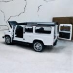 Classic Land Rover Defender 110 1:24 diecast scale model car collectible | Assorted Colors - Image 5