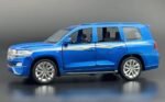 Toyota Land Cruiser LC200 1:24  diecast Scale Model | Assorted Colors - Image 9