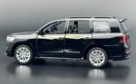 Toyota Land Cruiser LC200 1:24  diecast Scale Model | Assorted Colors - Image 2