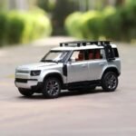 Remote Control Metal Diecast Defender Car with Smoke Effect | Openable Doors & Light | 1:22 Scale - Image 5